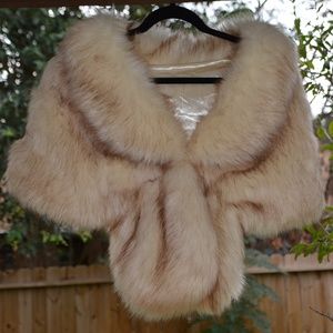 BEIGE  FAUX FUR WRAPS